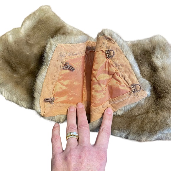 Vintage Fur Collar - Picture 2 of 5